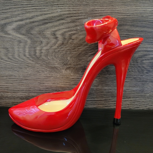 Red Stiletto Shoe Wine Bottle Holder Bow at Heel Durable Resin + 2 free gifts - Picture 4 of 10
